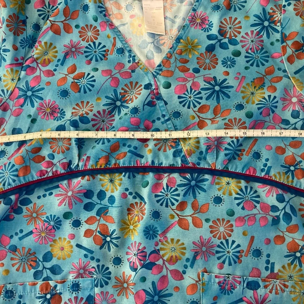 SCRUB TOP - Picture 3 of 3